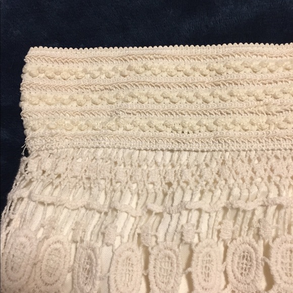 NWOT Cream lace mini - Picture 3 of 7